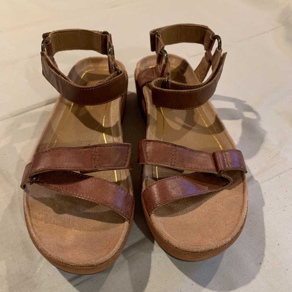 Vionic Kayan Toffee Strappy Sandals Size 9.5